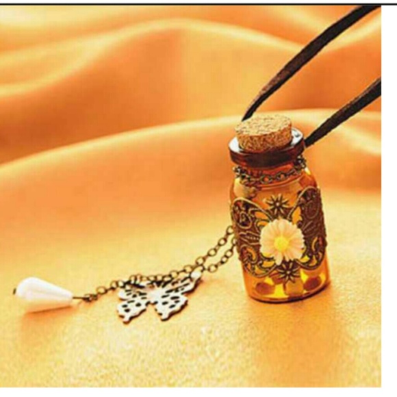 NWT...Beautiful bottle pendant necklace