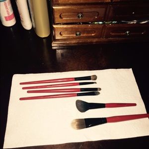 Smash box brushes