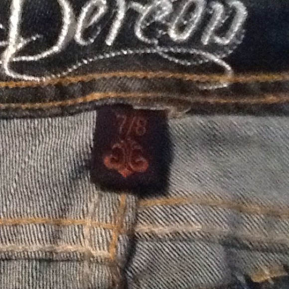 ⬇️🎁NICE DEREON JEANS W/A LITTLE BLING. - Picture 2 of 3