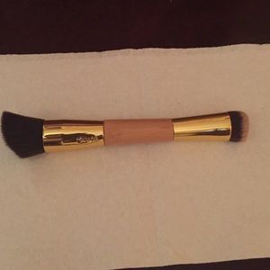 Tarte contour brush