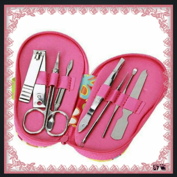 NWT...Flip flop 7Pc. manicure set