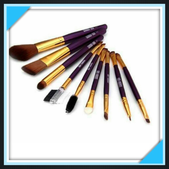 NWT...9 pc. High-end Makeup brushes