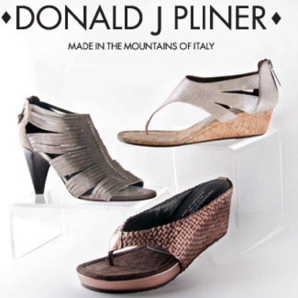 ❌🚫SOLD🚫❌Donald Pliner Platform Wedges BRAND NEW - Picture 2 of 4