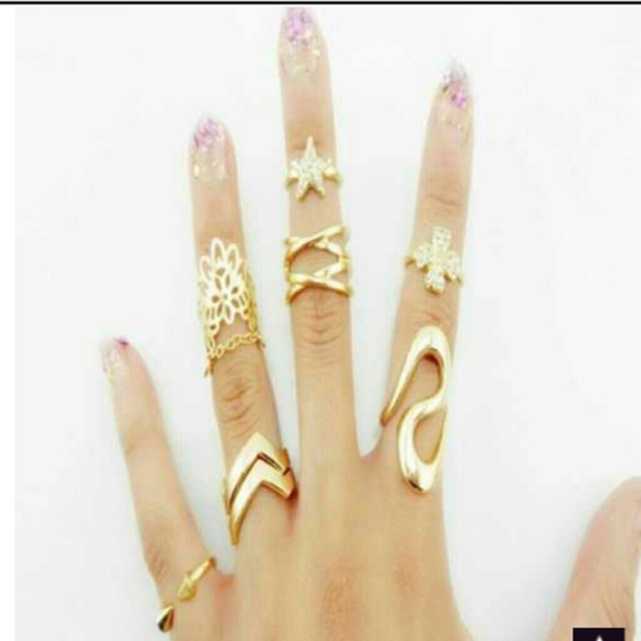 NWT... 6 Pc gold plated ring set