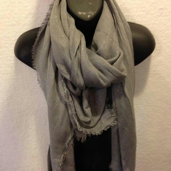 Grey/Silver scarf