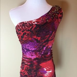 Cache one sleeved top