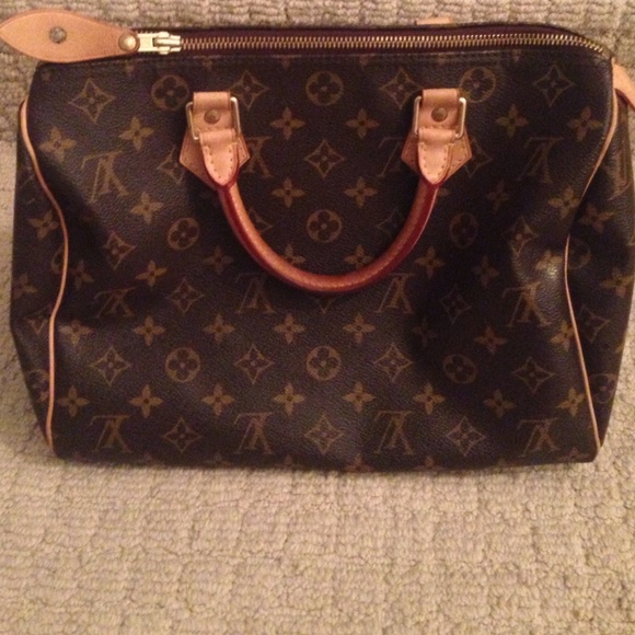 Louis Vuitton Handbags - Authentic Louis Vuitton-