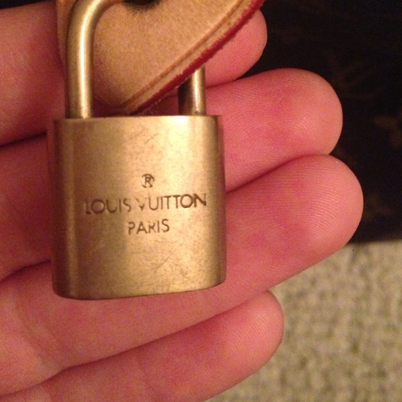 Authentic Louis Vuitton- - Picture 2 of 4