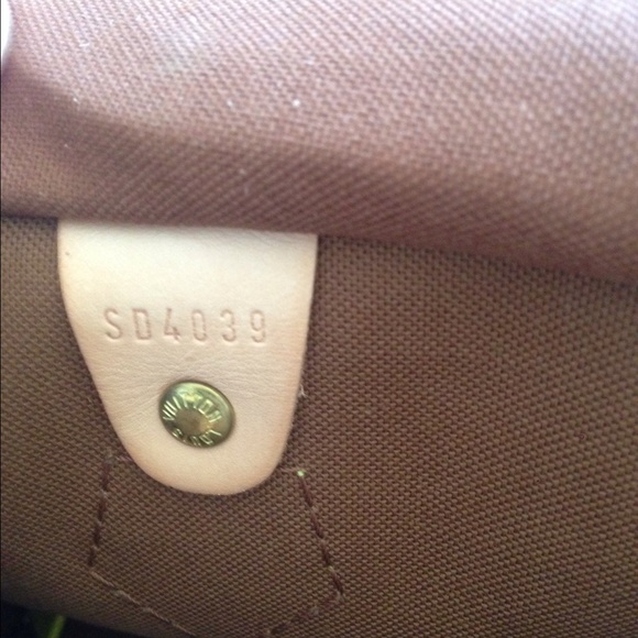 Authentic Louis Vuitton- - Picture 3 of 4