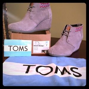 TOMS Desert Gray Wedges