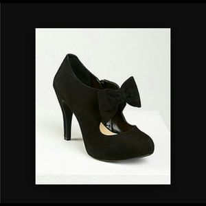 Gianni Binni black bow pumps