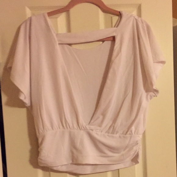 White crop top with cutout back - Picture 2 of 2