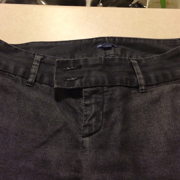Gap size 1 dark wash jeans. Very comfortable! Sz 1 - Picture 2 of 3
