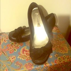 Black wedge heel shoes