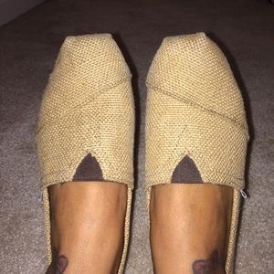 Women's tan burlap TOMS
