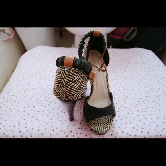 ITEM SOLD TO @cosroxana - Picture 2 of 4