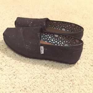 Black glittery Toms
