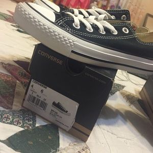Black All Star Converse size 6 Womens/4 Mens