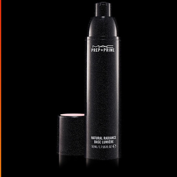 MAC cosmetics base/primer