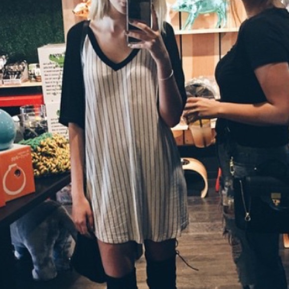 LOOKING FOR THIS DRESS