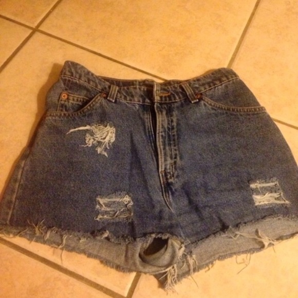 Levi's distressed high waisted shorts!