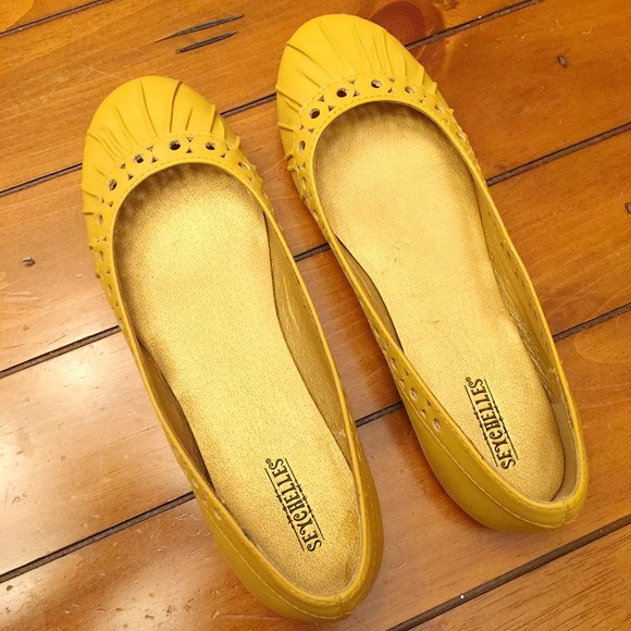 SOLD!!! In bundle Seychelles flats