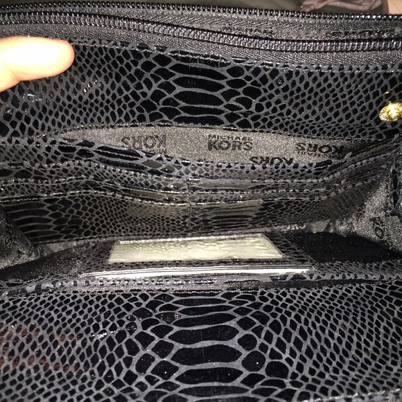 Michael Kors side bag - Picture 2 of 3