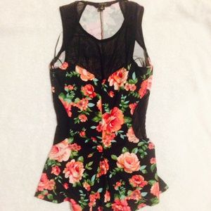 Guess floral top