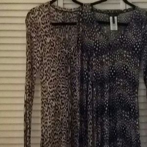 BCBGmaxazria 2 lightweight layoff v-neck tops