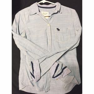 ♦️SOLD IN BUNDLE♦️A&F button up shirt