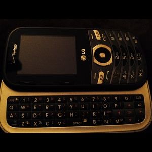 LG Verizon Wireless Keyboard Bluetooth Cell Phone