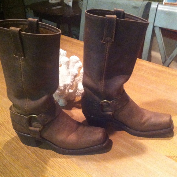Authentic Frye Harness woman's boots :)