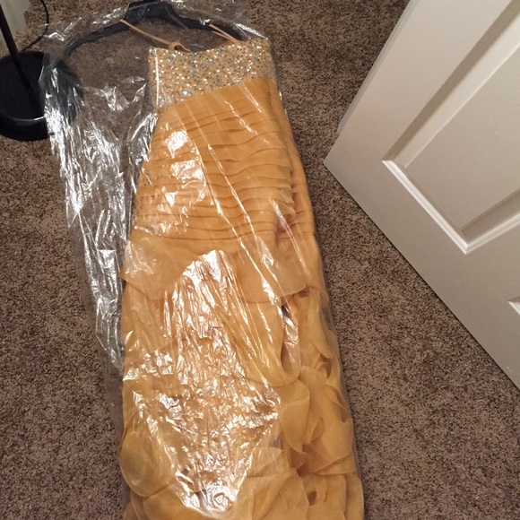 Prom Dress Size 8 Has Been Worn Once - Picture 4 of 4