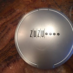 Suzy luxe mineral bronzer