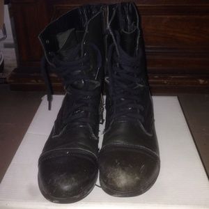 TROOPA BLACK LEATHER BOOTS