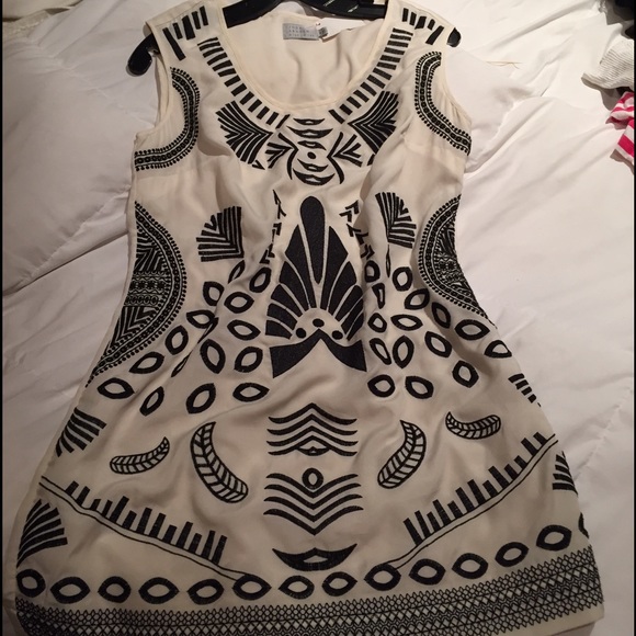 ❤️FINAL REDUCTION❤️Beautiful Aztec Style Dress - Picture 2 of 8