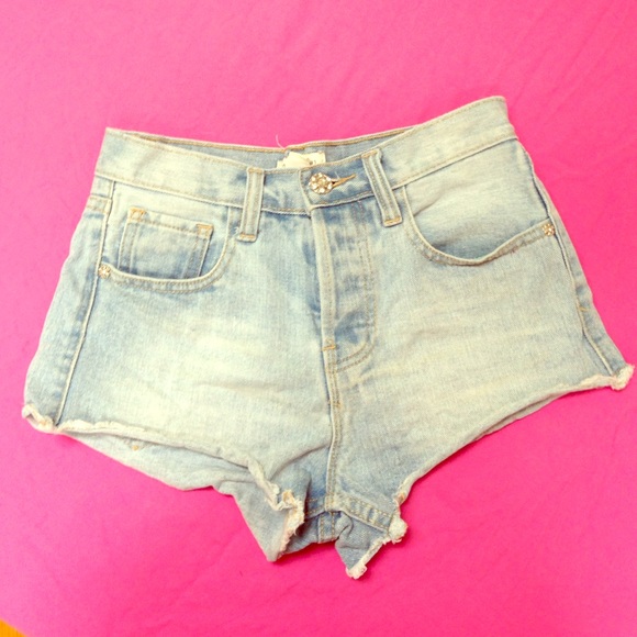 High waisted light denim shorts!