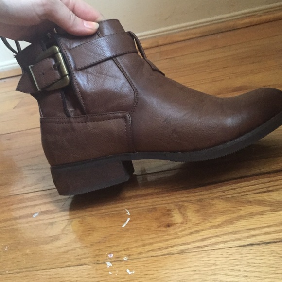 Size 8 forever 21 brown ankle booties