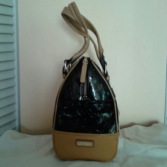 "SOLD OUT" CK HANDBAG - Picture 2 of 4