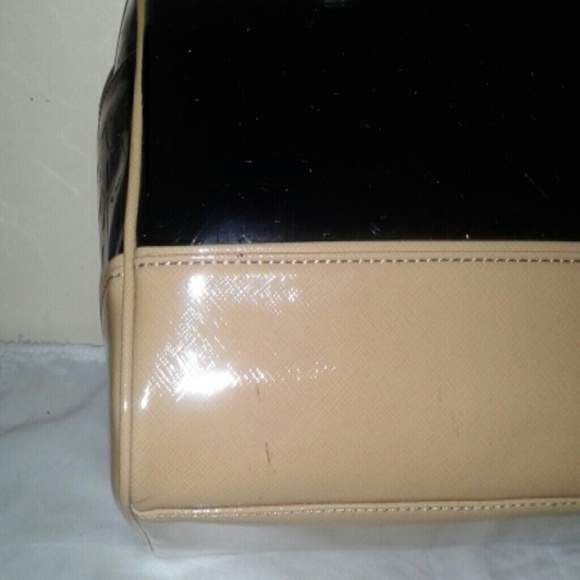 "SOLD OUT" CK HANDBAG - Picture 4 of 4