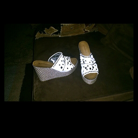 Reneeze size 7 wedges