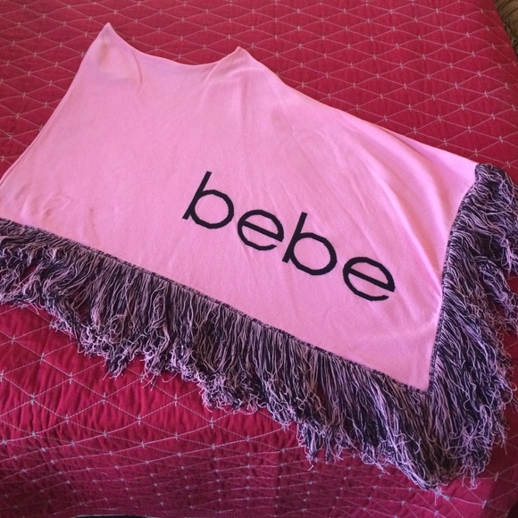 Bebe poncho