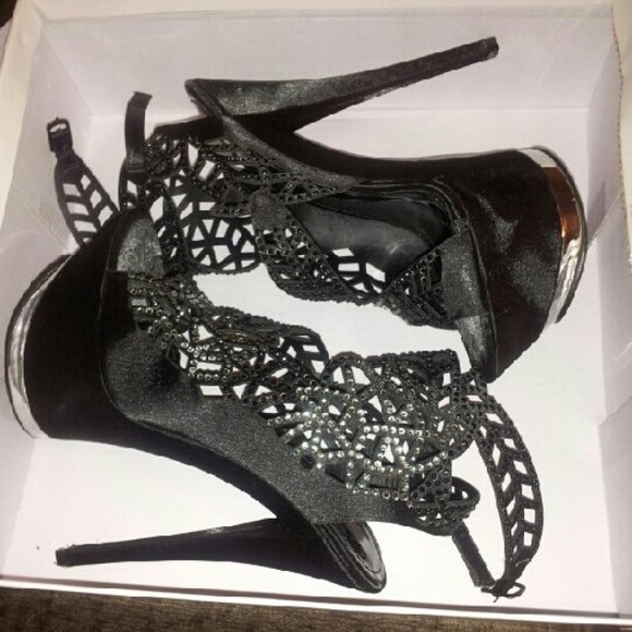 Shoes only worn once for New Years - Picture 1 of 1