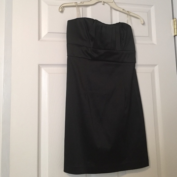 Super cute little black dress size L