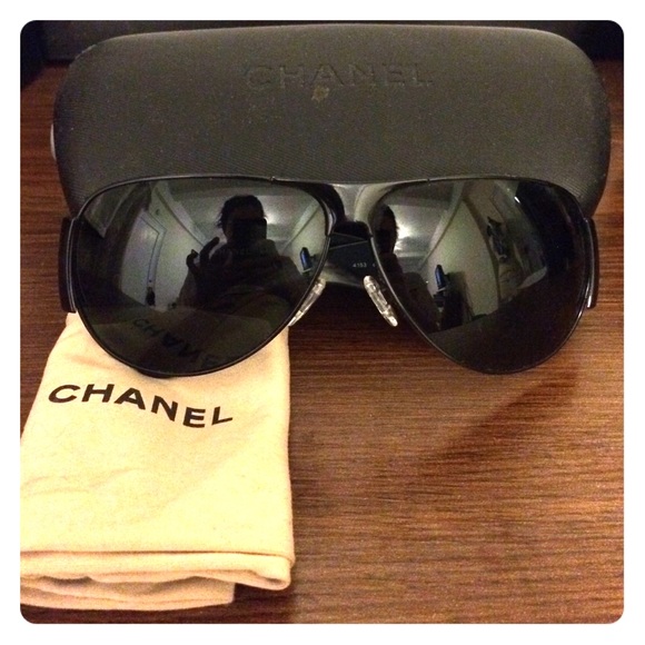 CHANEL aviator style sunglasses