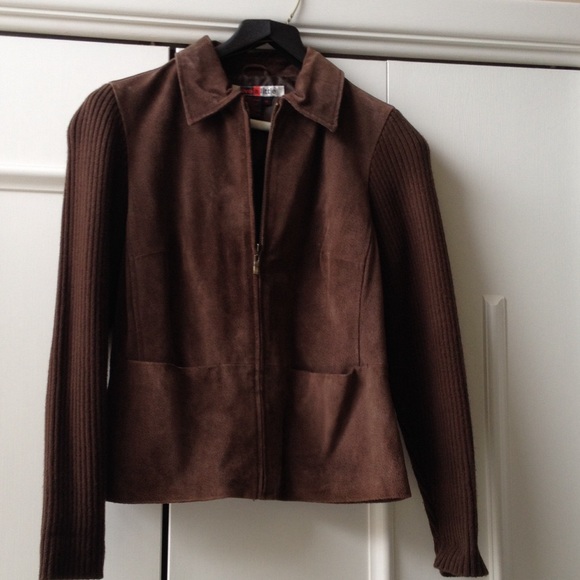 Brown suede jacket with knit sleeves