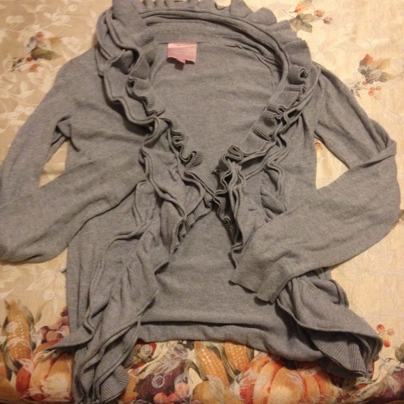Ruffled gray R&JC cardigan! Clasp-front - so cute!