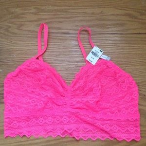 🎉SOLD🎉 on merc Pink lace Bralette