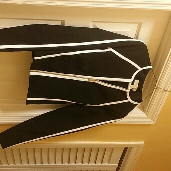 jacquet with white zipper