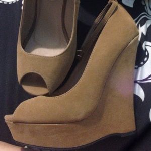 Nude wedges